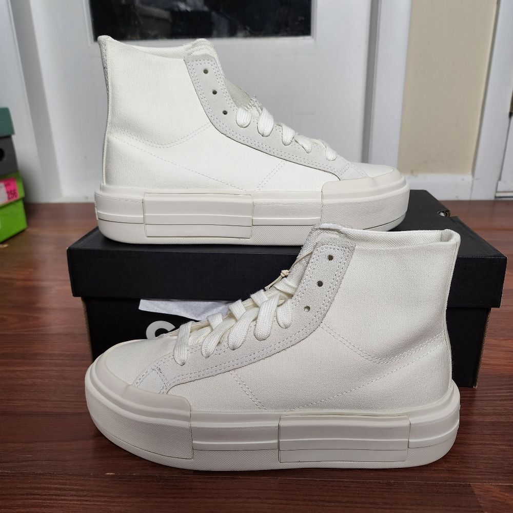 Converse Chuck Taylor White Cruise Hightop Platform Sneakers - Womens 9 NIB - Picture 3 of 8
